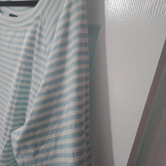 NWT Talbots Woman Blue and White Striped Long Bell Sleeves in Size 2X - Picture 8 of 11